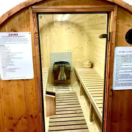 Pensiunea Geona Poiana Teiului Ngoại thất bức ảnh
